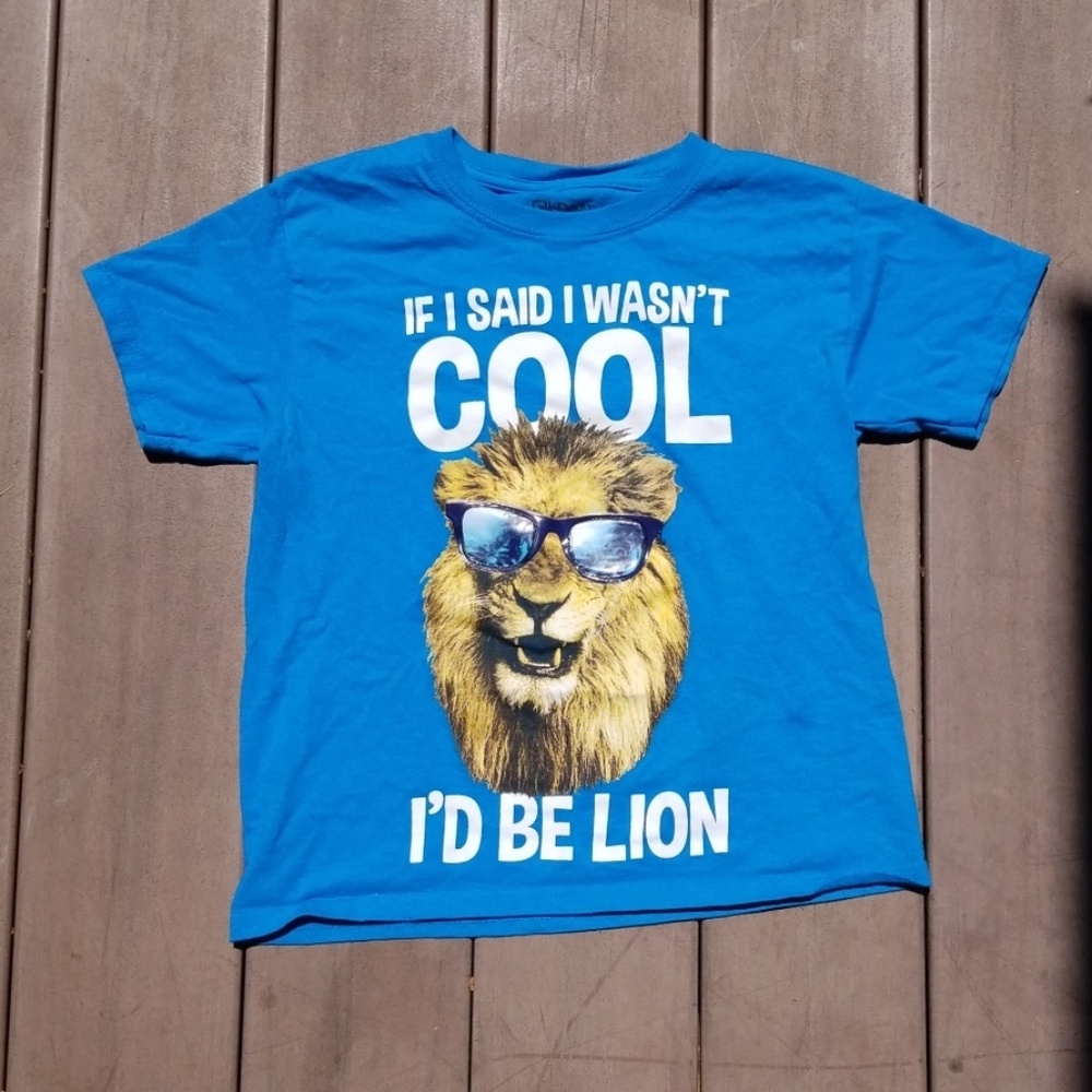 Graphic T